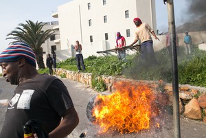 Hangberg protesters clash with police