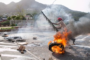 Hangberg protesters clash with police