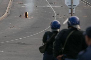 Hangberg protesters clash with police