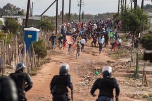 Grabouw community protests for increased wages for farm workers