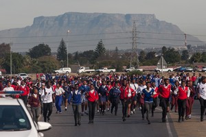 Thousands of learners protest against overcrowded classrooms.