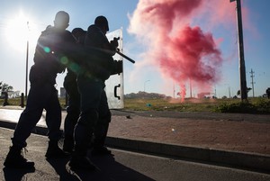 Police Disperse Protesters in Bishop Lavis