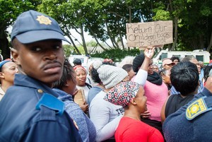 Photo of students and police