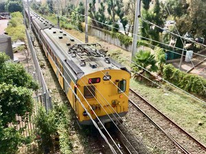 Train at Rondebosch Station