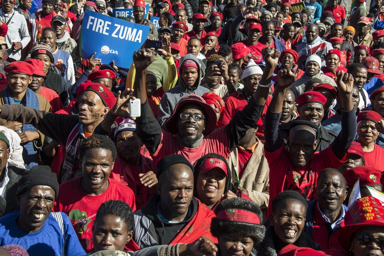 Photo of protest at Constitutional Court