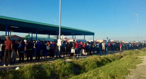 Photo of long queue at taxi rank