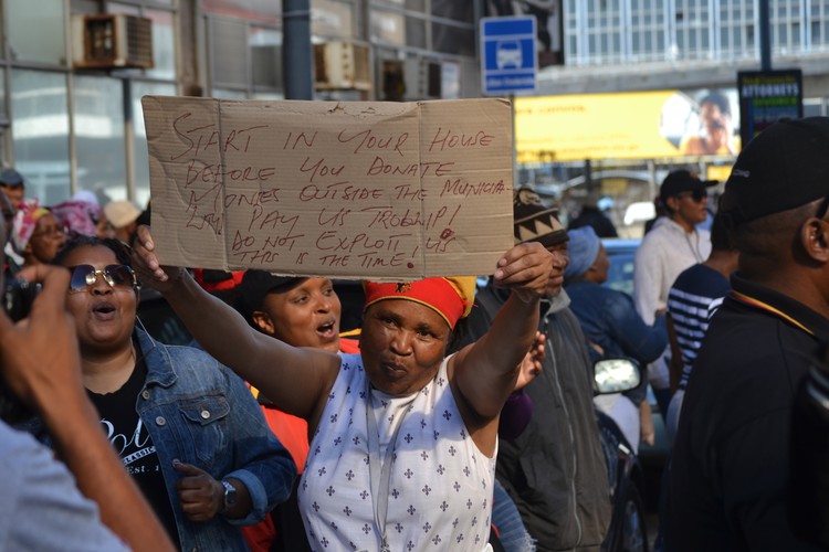 Photo of striking workers