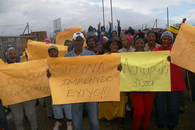 Photo of protesting school parents