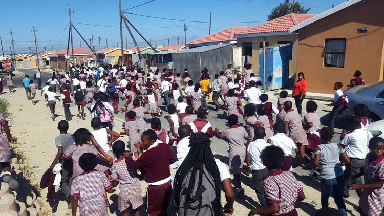 Photo of many school learners