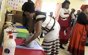 Photo of Sindiswa Nunu preparing food