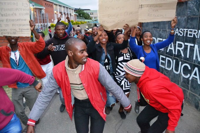 Photo of students protesting