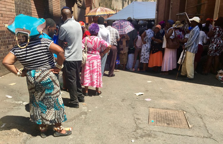 Photo of people queueing