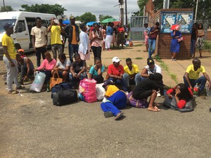 Photo of students at gate