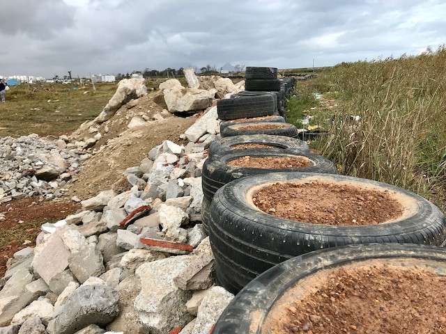 Photo of a wall made of rubble