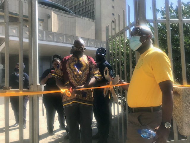 Photo of a ribbon cutting ceremony