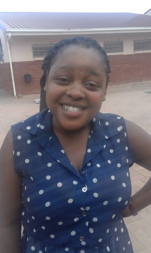 Khanyisile Mbarhayi passed with a diploma. Photo by Thembela Ntongana.