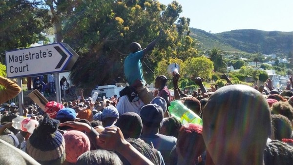 Photo of Lubabalo Vellem being carried by a crowd of supporters