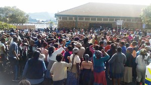 Photo of Masiphumelele residents outside court