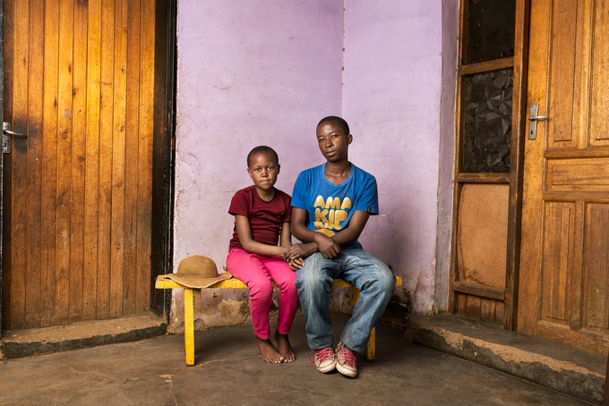 Photo of two children of miner who died of TB