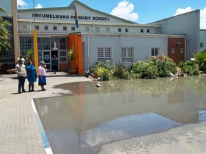 Photo of school building