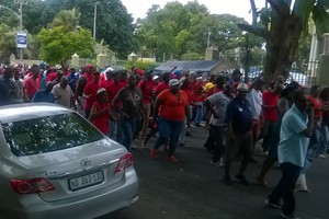 Photo of striking workers